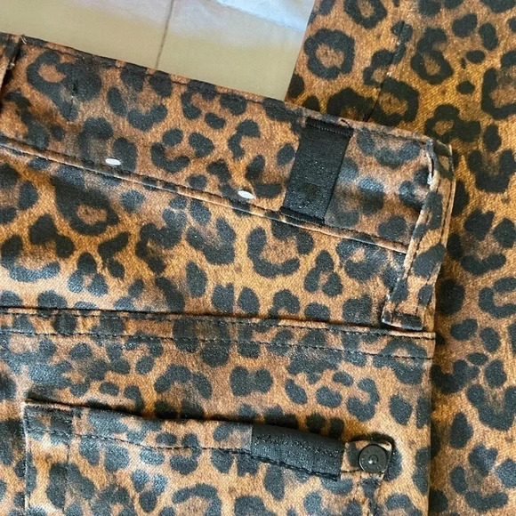 7 for all Mankind coated leopard bootcut denim - Picture 9 of 13